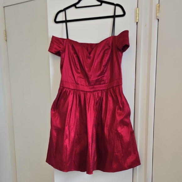 B Darlin Vibrant Red Dress - Picture 1 of 3